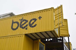 BEE2